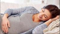 孕晚期不习惯左侧卧，翻来覆去，会导致胎儿“脐带绕颈”吗？